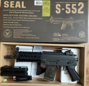 replika ASG karabinka SIG-552, JG082 od J.G. Works.