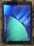 Apple Ipad 9 generacji a2602 64GB 2022 bateia 90% + Etui