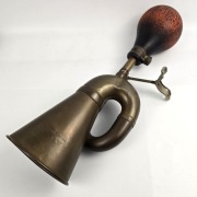 Wyprzedaż Klakson do aut retro sygnowany Francja pierwsza poł. XXw