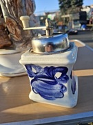 Młynek do kawy i pieprzu stary fajans 