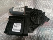 Silnik/moduł  prawy Skoda 1T0959702S 5K0959792A 