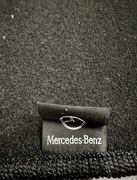Sprzedam dywanik welur bagażnik Mercedes E200 kombi 2018-2019 - STAN NOWY