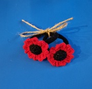 Gumki do włosów, szydełkowane kwiaty