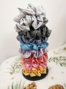 Zestaw 10 grubych gumek scrunchie z efektem holo syrenki 10 kolorów    