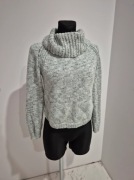 Szary swetr ze srebrną nicią M&S Collection