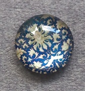 Kaboszon szklany okrągły niebieski 2cm