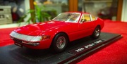 FERRARI 365 GTB/4 DAYTONA skala 1/18 KK SCALE