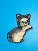 Figurka kota liżącego łąpkę. Pomoc dla Kotów !!!