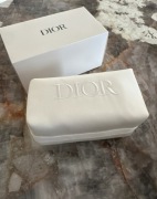 Biała limitowana kosmetyczka Christian Dior piękne wyszywane logo 16/7cm