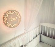 Lampka okrągła z imieniem dziecka - na baterie - wianek