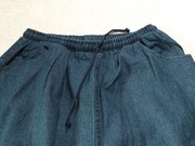 Spodnie z cienkiego  materiału jeans "b/m", wiosenno-letnie, stan b.dobry