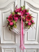 Wianek w intensywnej fuksjowej kolorystyce