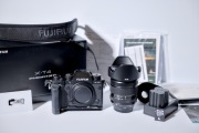 FujiFilm X-T4 + Fujinon XF 18-55 mm f/2.8-4 R LM OIS + dodatki