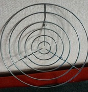 Podstawka metalowa na owoce i warzywa.