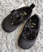 Śliczne buciki niechodki dla dziewczynki H&M czarne z kokardą r.18/19 nowe