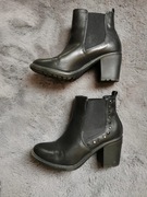 Czarne wsuwane botki 37