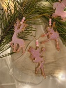 Ozdoby choinkowe z żywicy różowo-złote