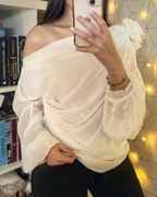 Elegancka asymetryczna bluzka z różą 