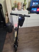 Sprawna  hulajnoga X-Rider M10 500W – ładowarka