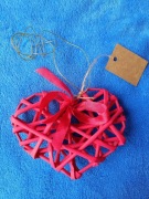 Nowe ozdobne serce z wikliny papierowej. Rękodzieło, hand made.