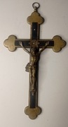 Stary mosiężny krzyż wiszący 