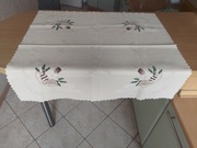 Obrus 76x76 beżowy świąteczny - świeczki, dzwonki, gwiazdy, kwiaty