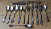 Posrebrzane widelczyki ,łyżeczki i ciekawy nóż { EPNS}