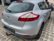 Lampy Renault Megane w klapę i błotnik