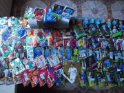 Mega zestaw 200 kart piłkarskich + puszka gratis. Super zestaw na prezent.