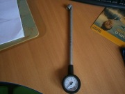 Tester ciśnienia czarno szary z etui