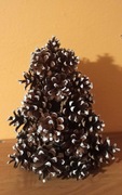 Choinka ozdobna świąteczna z szyszek recznie wykonana (handmade)