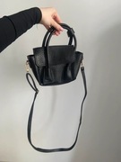 Czarna mini torebka na pasek lub do ręki modny dodatek