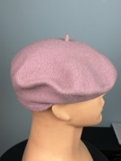 Beret różowy vintage 100% wełna Czechy rozmiar 11,5” retro damski bezszwowy