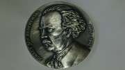 Sprzed. MEDAL MEDALE tombak, niekt.oksyd.,"srebrne",średn.6 i 7 cm, ok.200g