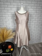 Złota sukienka koktajlowa z ozdobnym dekoltem plus size XL| zlota elegancja