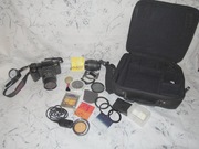 Pentax SF7  z Dwoma Obiektywam Plus Dodatki