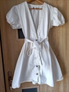 Biała sukienka rozkloszowana 