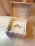 Pierścionek zaręczynowy Apart 