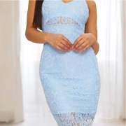 Elegancka sukienka na ramiączkach koronkowa M