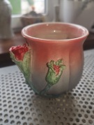 Kubek trójwymiarowymi rzeźbionymi kolorowymi różami wykonany ręcznie 250ml