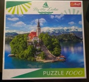 BY THE LAKE TREFL