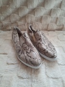 Pliwama półbuty 38 wężowa skórka buty mokasyny