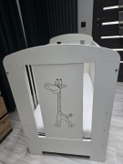 Klupś Łóżeczko dziecięce Safari Żyrafka 120x60 białe z materacem używane