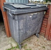 Kosz 770 litrów czarny, na śmieci, odpady, sprawny