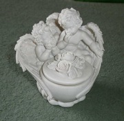 Precyzyjna Rzeźba - Aniołki Kropielnica Alabaster.