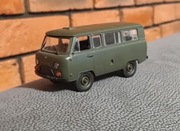 UAZ 452 MICROBUS 1:43