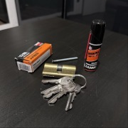 Wkładka LOB 30/30 z 5 kluczami + płyn BRUNOX