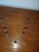 Biżuteria. Ozdobny  łańcuszek czarno srebny