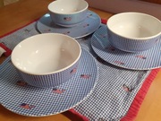 Miseczki i talerzyki z melaminy, podkładki granatowa kratka, flaga USA