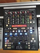 mixer DJ z efekorem Behringer DDM4000 4 kanałowy cyfrowy programowalny